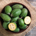 フェイジョアの果物 Acca Sellowiana 3